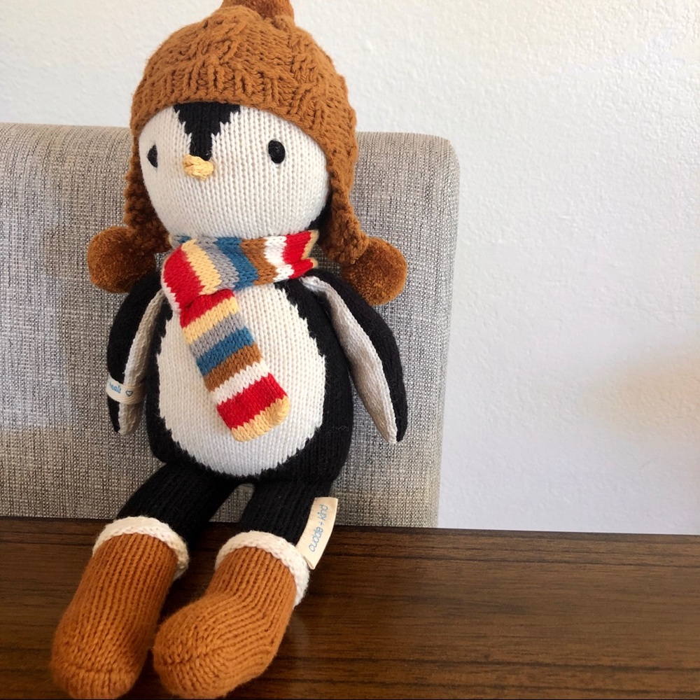 Cuddle + Kind Everest the Penguin 🐧